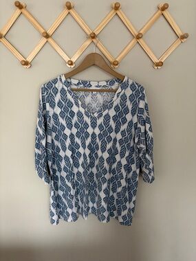 Women's Blue & White ikat Patterned V-Neck Top tunic